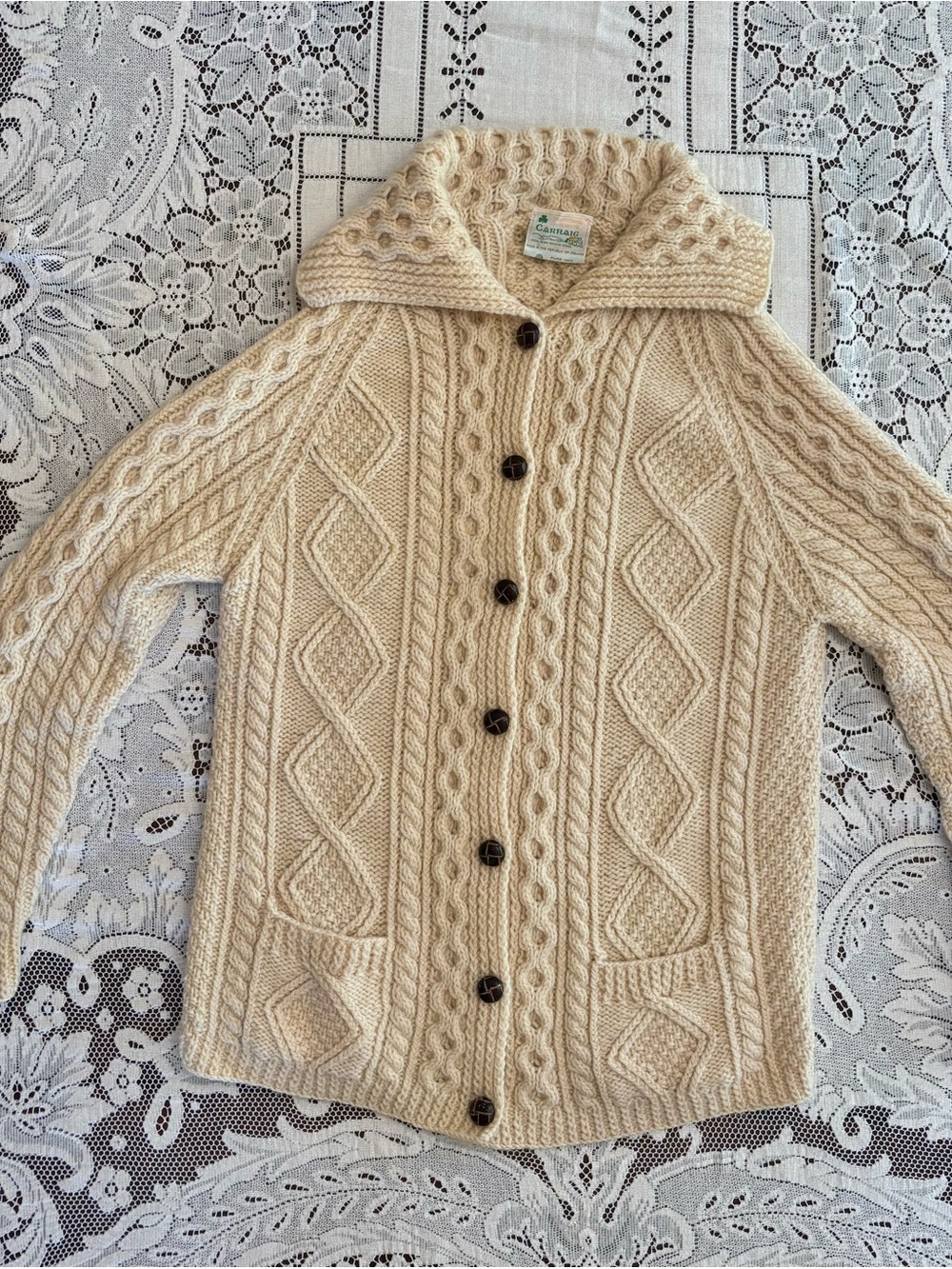 Vintage Carraig Donn 100% Wool Irish Aran Cable Knit Cardigan Sweater. - Picture 7 of 7